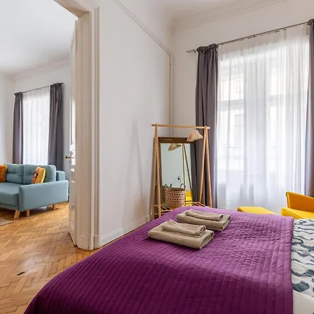 D8 Sphinx * Budapest